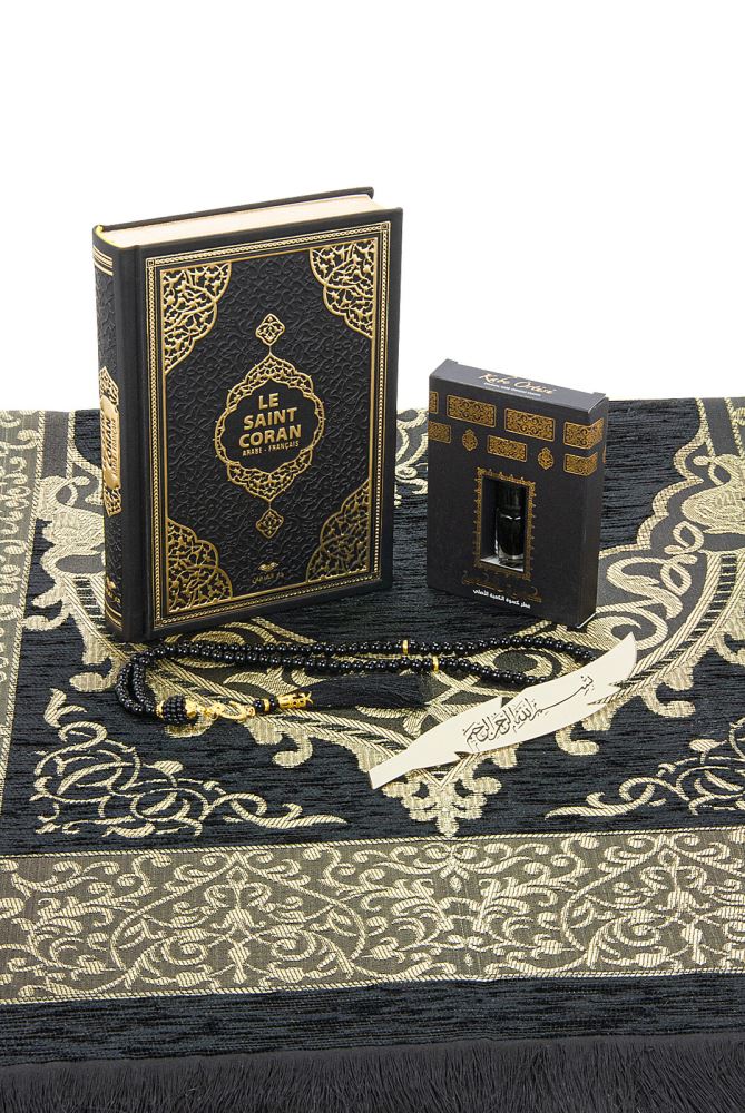 Quran with French Meaning and Medina Calligraphy and Prayer Rug