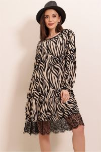 Zebra Desenli Eteği Dantel Oversize Viskon Elbise Bej