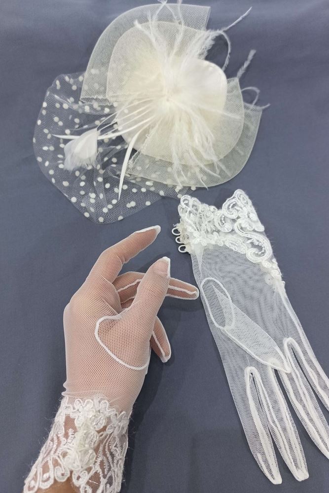 Cream deals wedding gloves