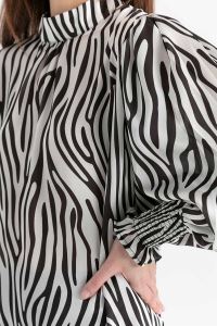 Kadın Zebra Balon Kol Kuşaklı Saten Tunik
