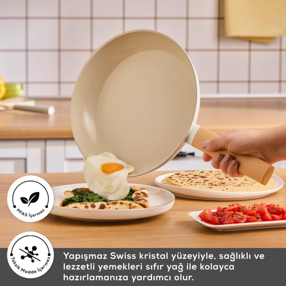 Karaca Induction Swiss Crystal Amandelcrème Koekenpan met RVS Handvat 16 cm